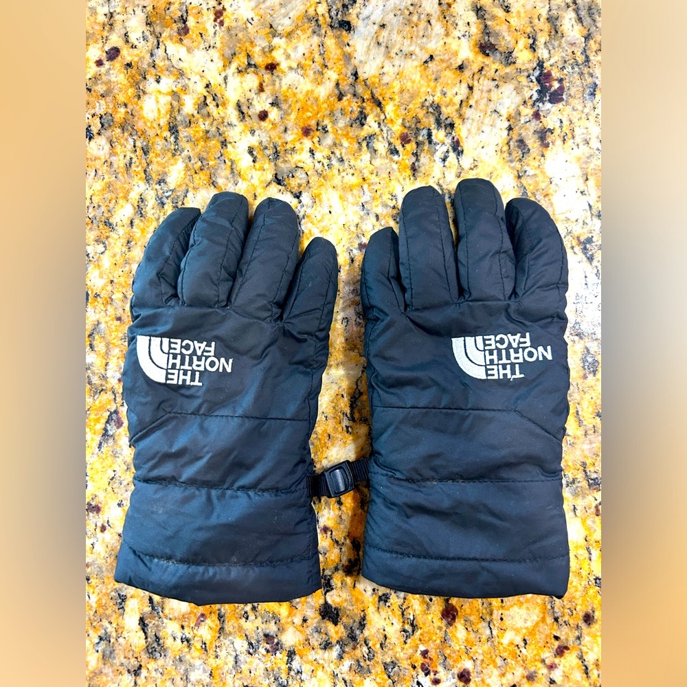 The North Face warm fleece lined gloves. Like new. Boys Girls Size small.